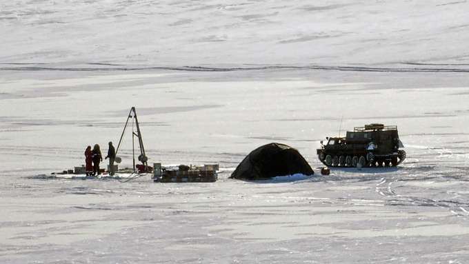 Bohrcamp im Eis und Schnee