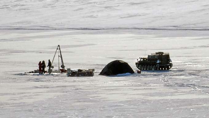 Bohrcamp an der Küste der Laptev See Bohrcamp im Eis und Schnee