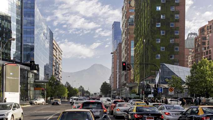 Santiago de Chile Straßenschlucht, Autos