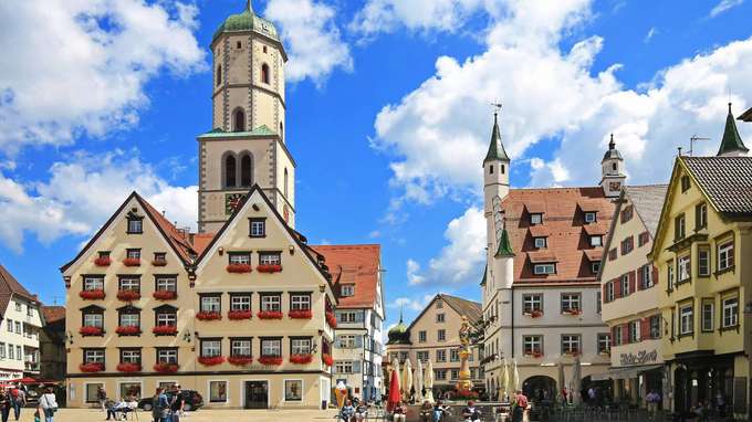 Marktplatz mit Kirche